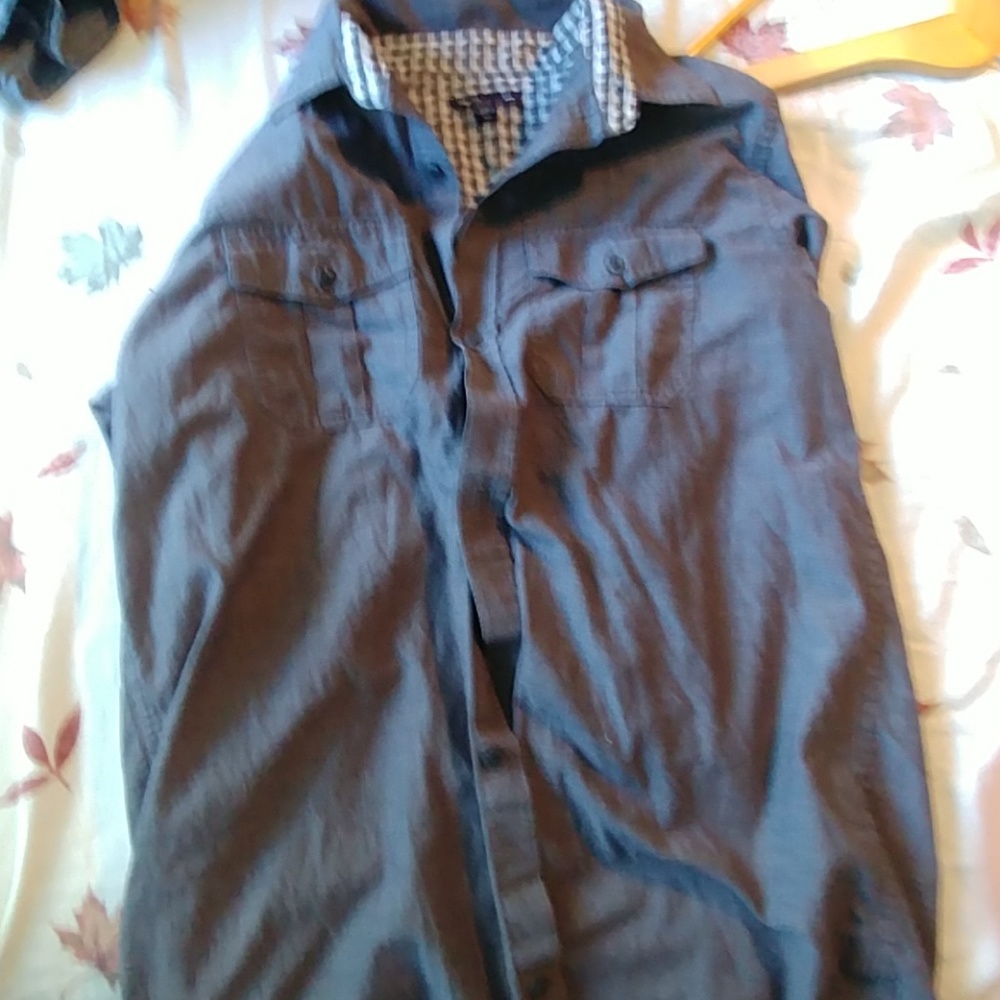 Shirt - Picture 4 of 4
